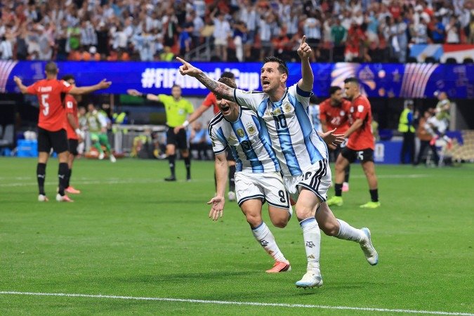 Messi comemora o gol do empate contra o Egito pelas eliminatórias da Copa      