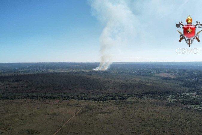 Apesar do susto e da intensidade das chamas, ninguém ficou ferido - (crédito: Divulgação/CBMDF) Apesar do susto e da intensidade das chamas, ninguém ficou ferido - (crédito: Divulgação/CBMDF)