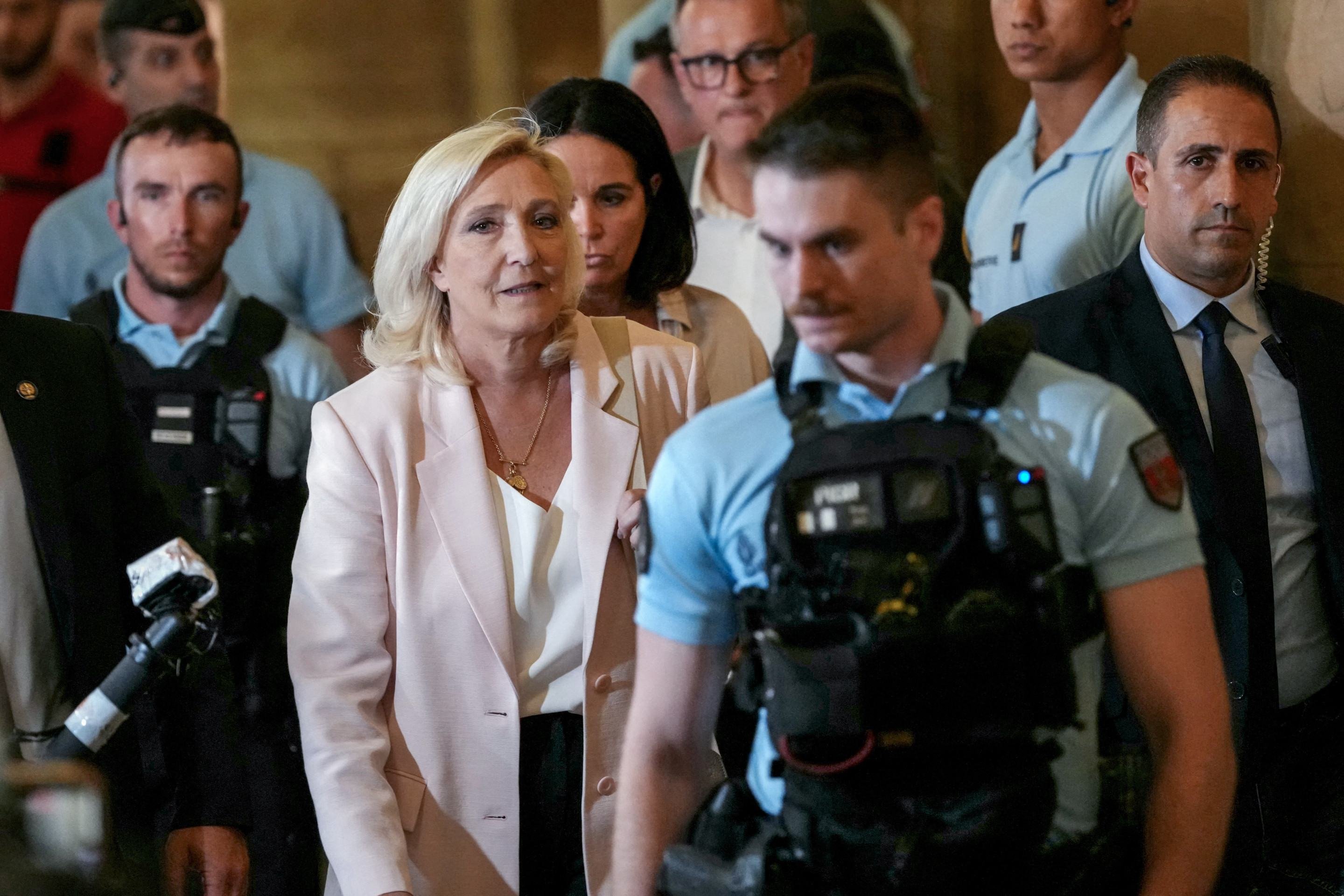 Marine Le Pen: condenada e livre para tentar o governo da França