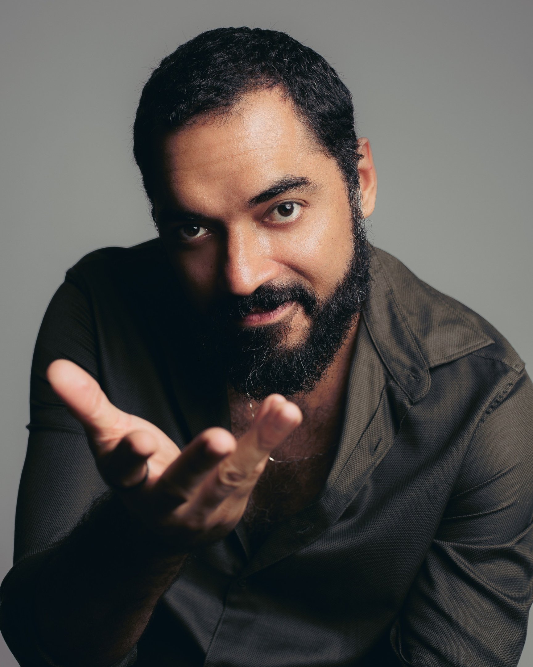  Thom&aacute;s Aquino, ator