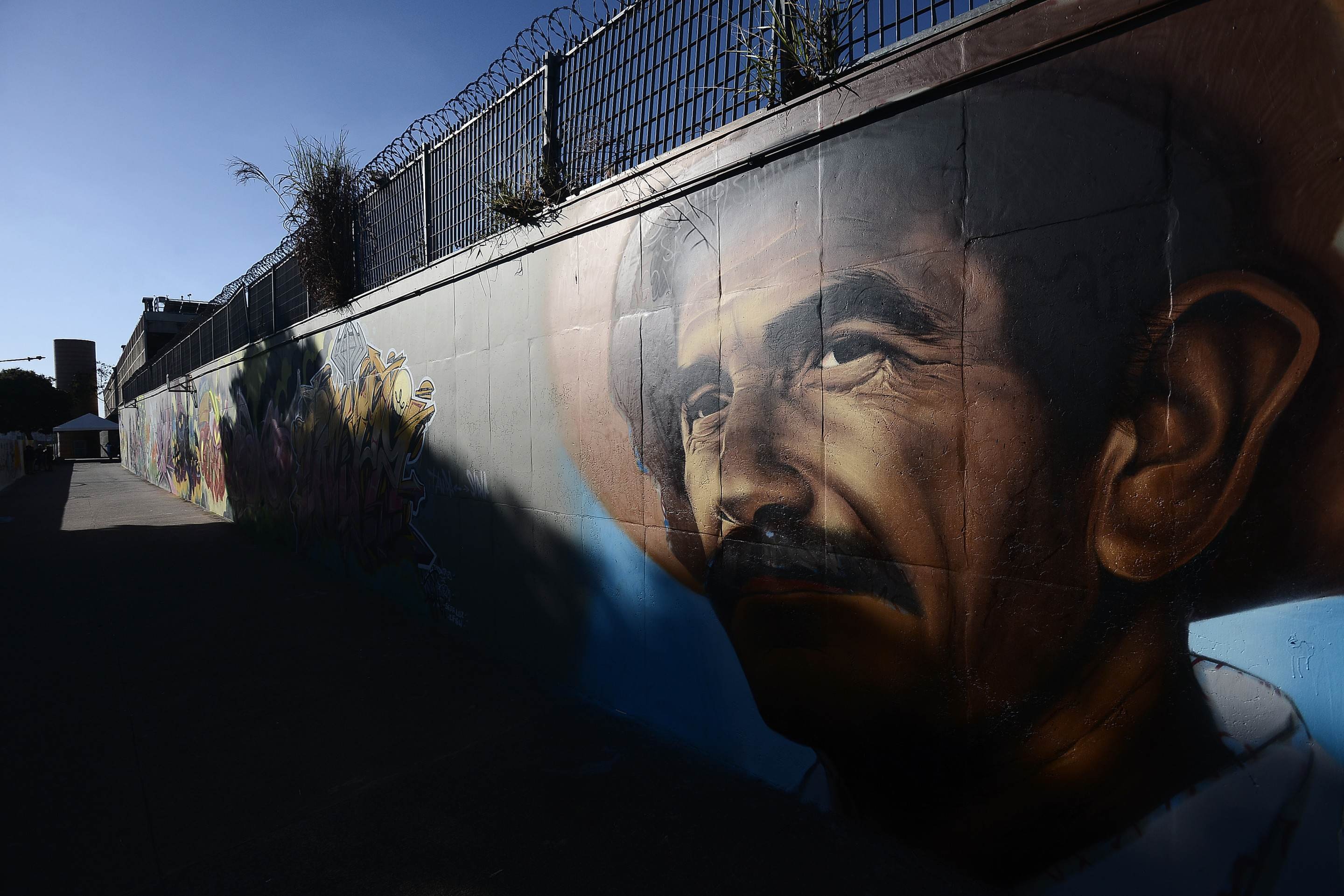 Projeto 1000 Cores re&uacute;ne 30 artistas, mobiliza volunt&aacute;rios e valoriza a cultura hip-hop em Ceil&acirc;ndia; na foto, grafite na esta&ccedil;&atilde;o do metr&ocirc; Guariroba da Ceil&acirc;ndia