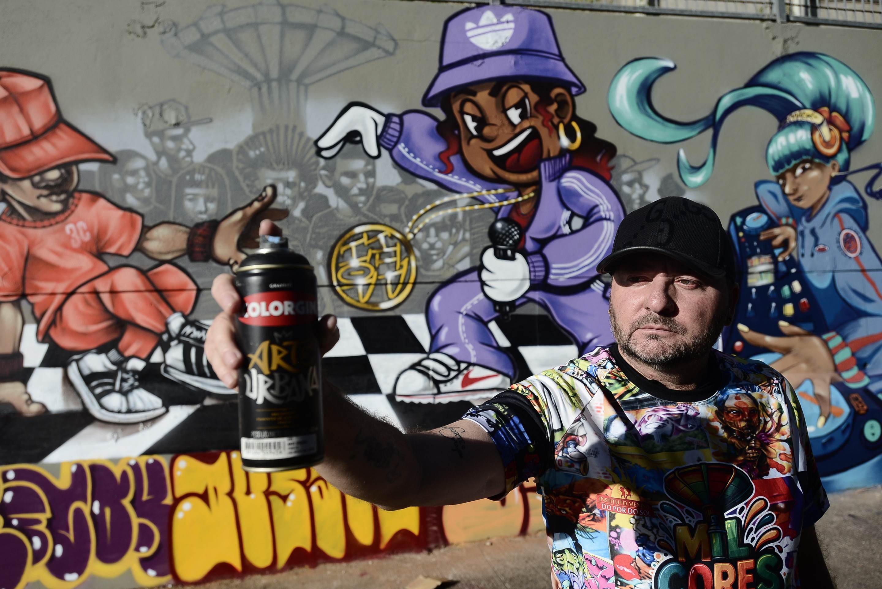 Projeto 1000 Cores re&uacute;ne 30 artistas, mobiliza volunt&aacute;rios e valoriza a cultura hip-hop em Ceil&acirc;ndia; na foto, grafite na esta&ccedil;&atilde;o do metr&ocirc; Guariroba da Ceil&acirc;ndia