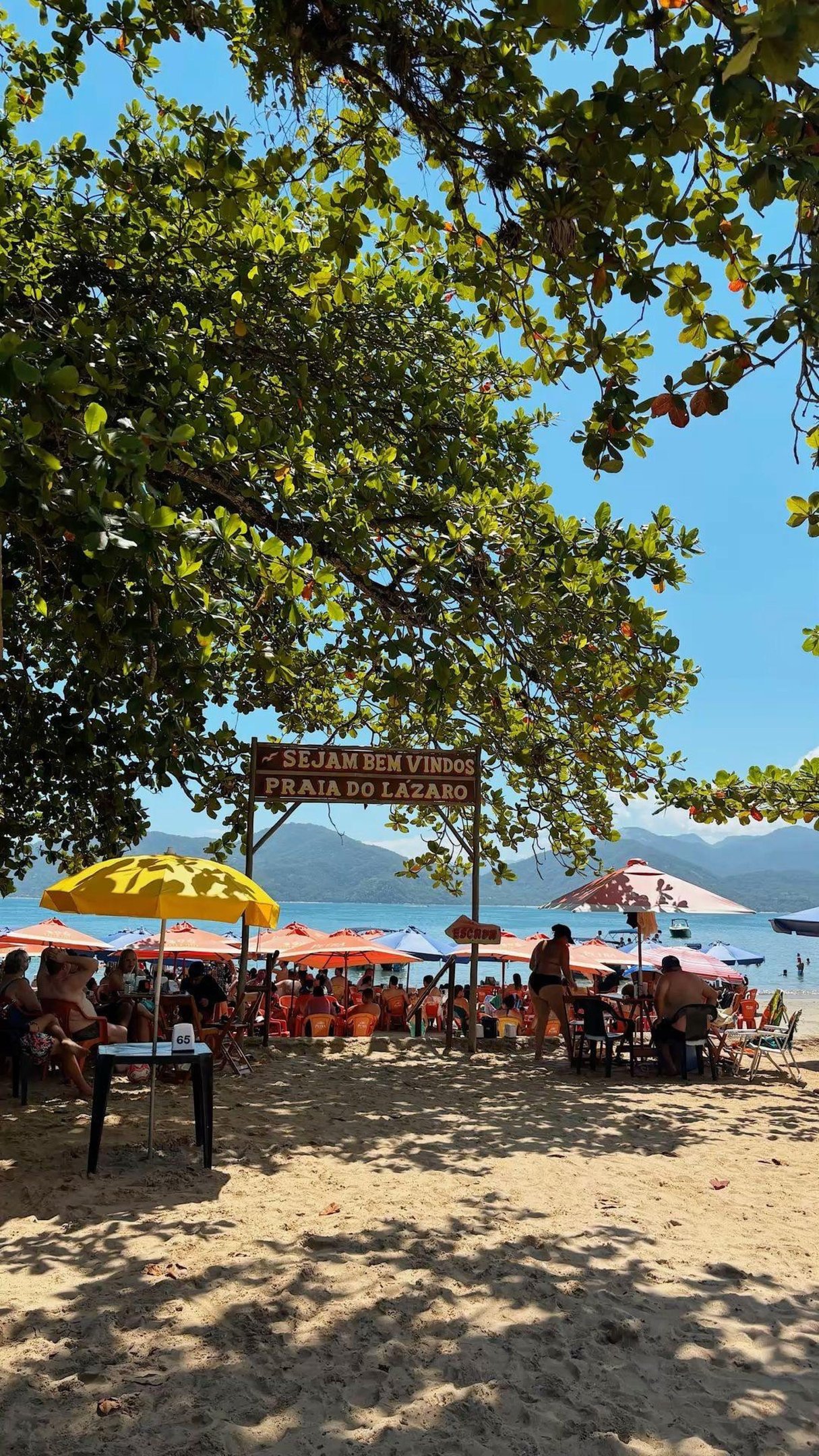 A ilha brasileira onde carros s&atilde;o proibidos e o tempo parece ter parado 