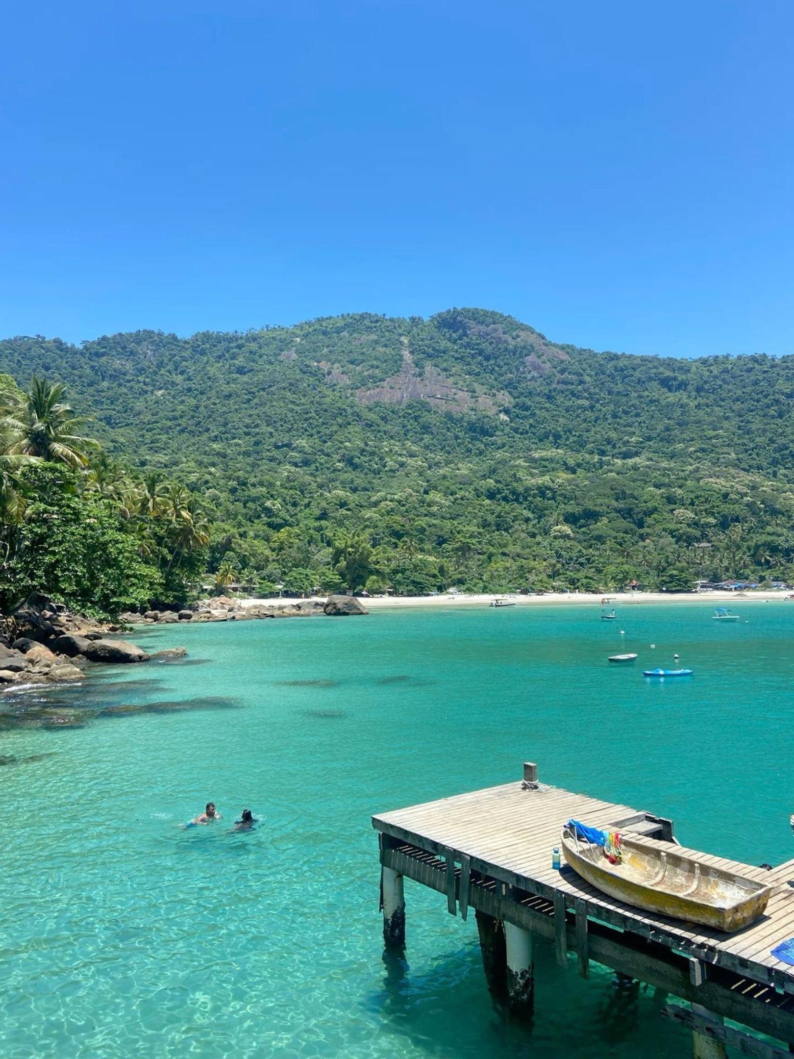 A ilha brasileira onde carros s&atilde;o proibidos e o tempo parece ter parado 