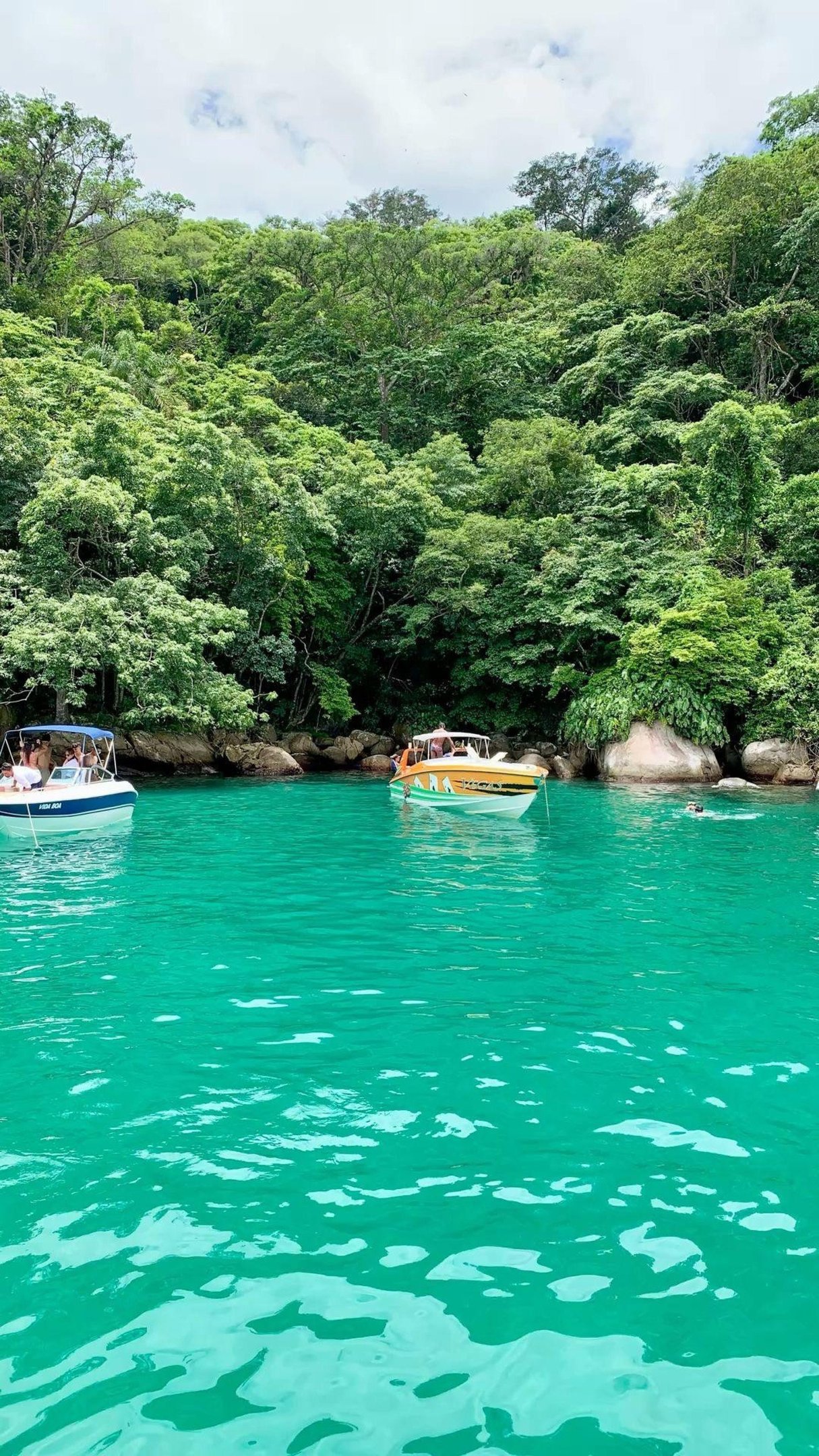A ilha brasileira onde carros s&atilde;o proibidos e o tempo parece ter parado 