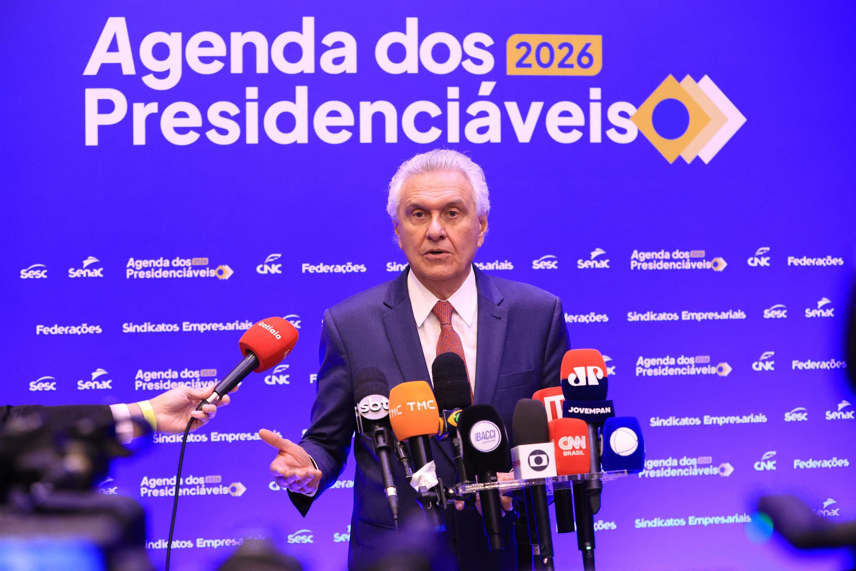 Caiado ironiza Flávio: "Leu carta do pai para dizer que está pronto"