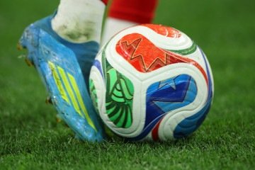 A Copa pode crescer, conquistar novos mercados e alcançar dimensões cada vez maiores, mas não deve perder a capacidade de fazer milhões de pessoas se reconhecerem dentro de uma mesma história -  (crédito: AFP)