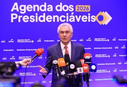 Caiado critica Flávio por pedir adiamento de tarifas: 'inaceitável'. Ex-governador de Goiás avaliou como 'inaceitável' e 'infeliz' o pedido de Flávio Bolsonaro de adiamento do tarifaço até depois das eleições -  (crédito:  TELMO XIMENES/CNC)