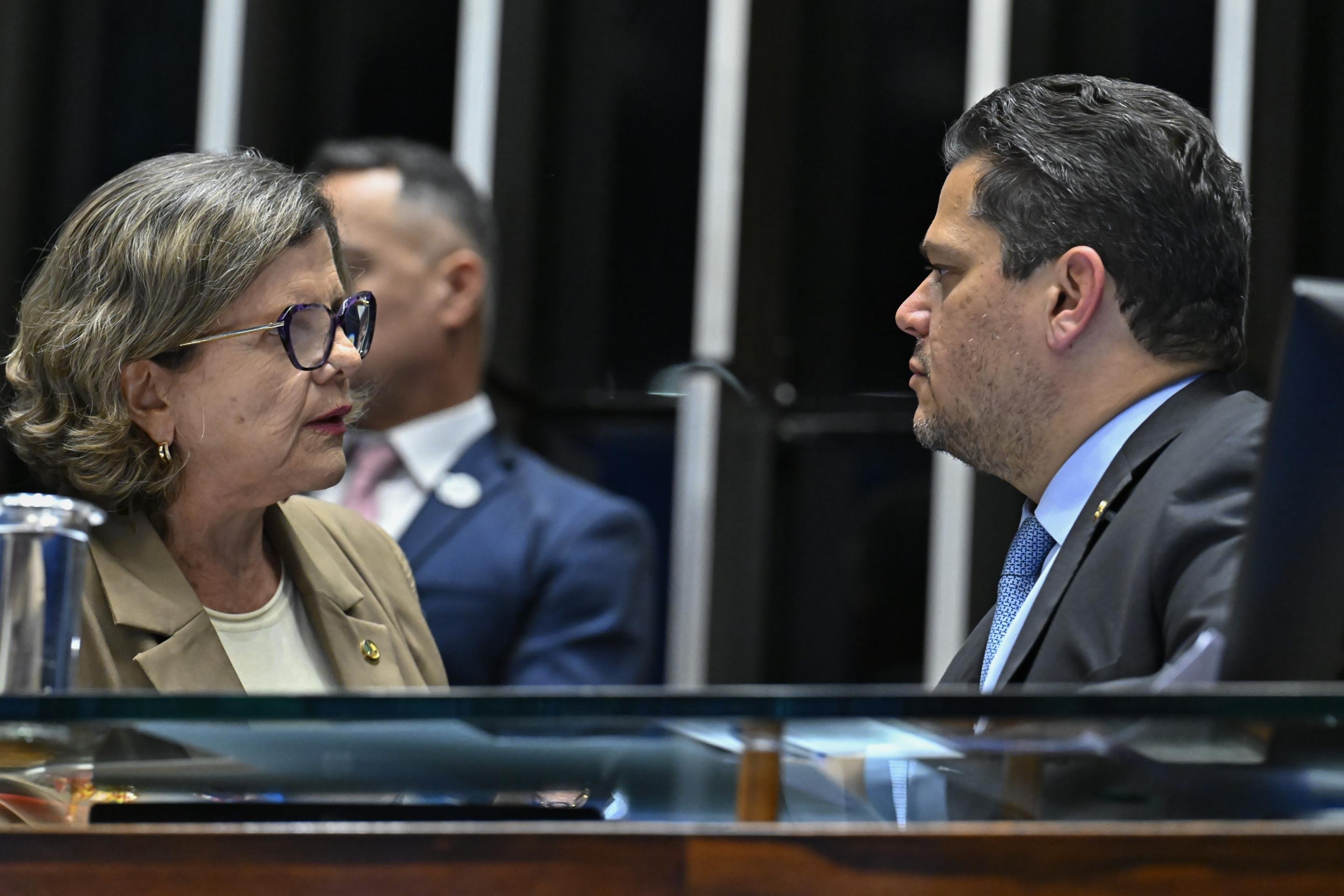 Fim da 6 x 1: governo tenta destravar proposta antes do recesso