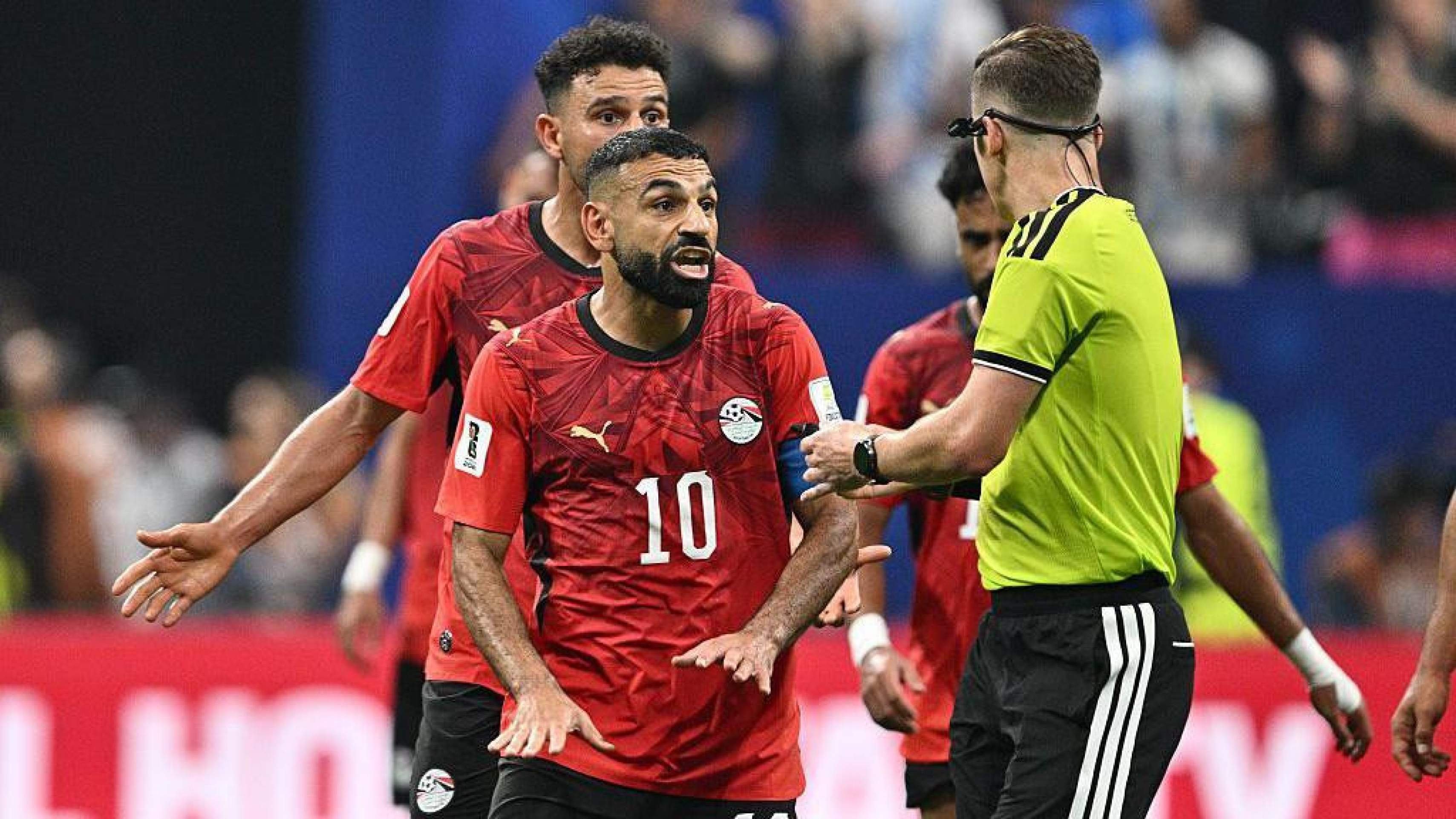 Egito pede expulsão de árbitro da Copa do Mundo após derrota para Argentina