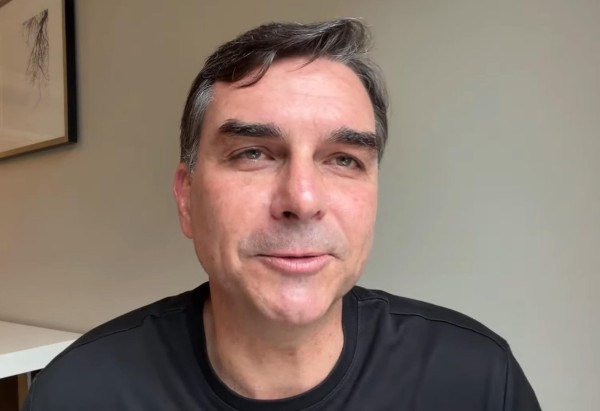 Reprodução/YouTube Flávio Bolsonaro