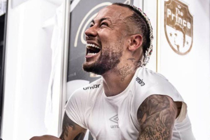 Avaliado em R$ 150 milhões, novo iate de Neymar possui três andares e heliponto - (crédito: Reprodução/Instagram) Avaliado em R$ 150 milhões, novo iate de Neymar possui três andares e heliponto - (crédito: Reprodução/Instagram)