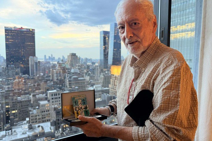 Pioneiro da capital, Lincoln Lucena esteve no último jogo de Edson Arantes do Nascimento, o Rei Pelé, no Giants Stadium, atual MetLife - (crédito: Victor Parrini/CB/D.A. Press) Pioneiro da capital, Lincoln Lucena esteve no último jogo de Edson Arantes do Nascimento, o Rei Pelé, no Giants Stadium, atual MetLife - (crédito: Victor Parrini/CB/D.A. Press)