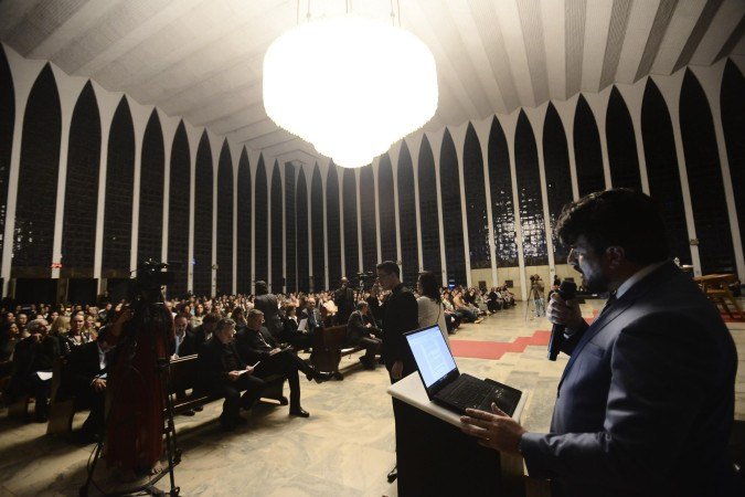 Aula magna na igreja Dom Bosco contou com a presença do Cardeal Dom Paulo César Costa - (crédito: Minervino Júnior/CB/D.A.Press) Aula magna na igreja Dom Bosco contou com a presença do Cardeal Dom Paulo César Costa - (crédito: Minervino Júnior/CB/D.A.Press)