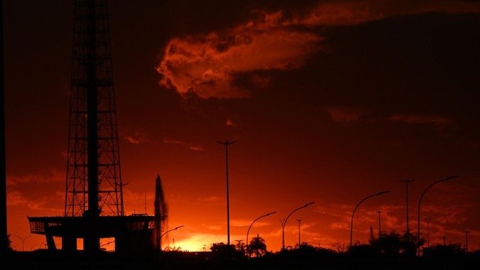 O c&eacute;u vibrante sobre Bras&iacute;lia, reflexo das condi&ccedil;&otilde;es clim&aacute;ticas que levam a alertas de baixa umidade e exigem cuidados com a sa&uacute;de. -  (crédito: Carlos Vieira/CB/D.A Press) -O c&eacute;u vibrante sobre Bras&iacute;lia, reflexo das condi&ccedil;&otilde;es clim&aacute;ticas que levam a alertas de baixa umidade e exigem cuidados com a sa&uacute;de. -  (crédito: Carlos Vieira/CB/D.A Press)