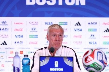 Didier Deschamps, t&eacute;cnico da Fran&ccedil;a, lidera equipe que &eacute; a principal favorita nas quartas de final da Copa, segundo supercomputador -  (crédito: Franck Fife/AFP)
