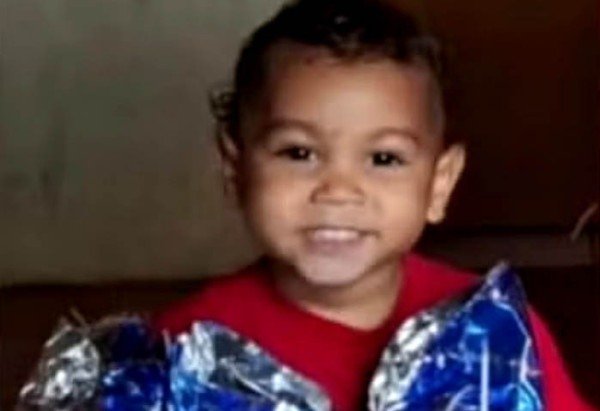 Oliver Golden Grayson, três anos, morreu após sofrer agressões do pai: hospital alertou a polícia  -  (crédito:  Arquivo Pessoal)
