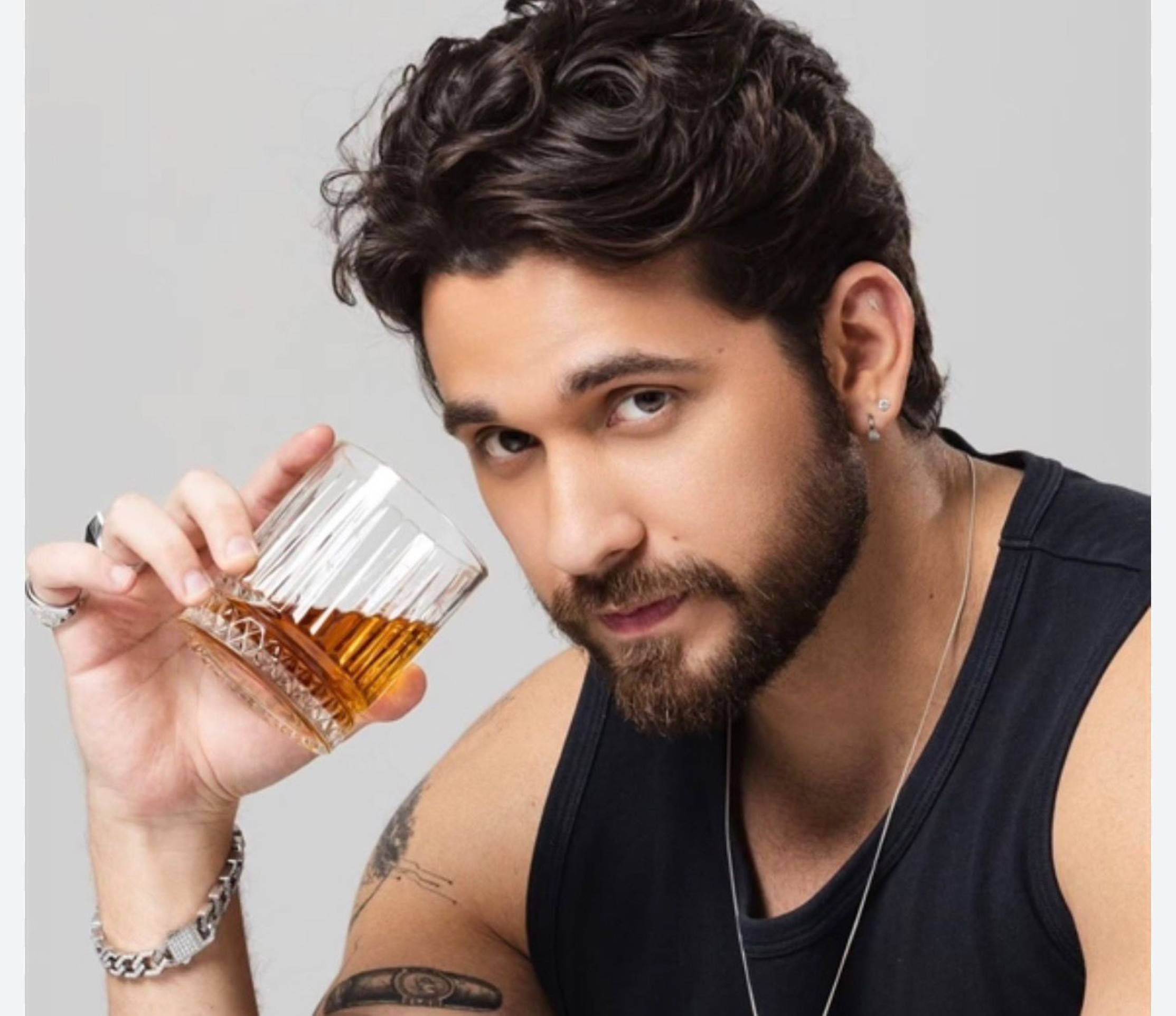 Gustavo Mioto defende renovação no sertanejo e sugere mudanças para manter o gênero em alta