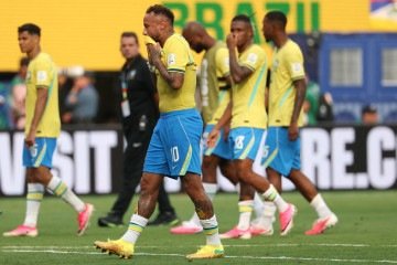 Jogadores da Seleção Brasileira lamentam a eliminação da Copa do Mundo de 2026, após derrota por 2 x 1 para a Noruega - (crédito: AFP) Jogadores da Seleção Brasileira lamentam a eliminação da Copa do Mundo de 2026, após derrota por 2 x 1 para a Noruega - (crédito: AFP)