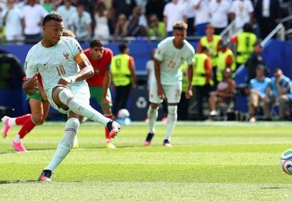 Maior artilheiro da hist&oacute;ria das Copas, Messi perdeu p&ecirc;nalti contra o Egito ap&oacute;s usar a t&eacute;cnica da 'paradinha' -  (cr&eacute;dito: Getty Images) -Maior artilheiro da hist&oacute;ria das Copas, Messi perdeu p&ecirc;nalti contra o Egito ap&oacute;s usar a t&eacute;cnica da 'paradinha' -  (cr&eacute;dito: Getty Images)