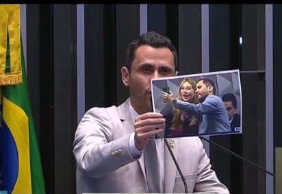 Senador Cleitinho pede desculpas por ter tirado foto com a infuenciadora Vírginia Fonseca -  (crédito: Reprodução/Redes Sociais)