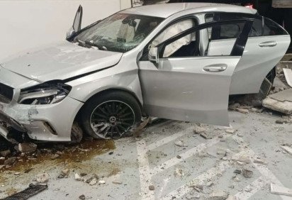 Motorista embriagado foge de blitz e bate em concession&aacute;ria na Asa Norte