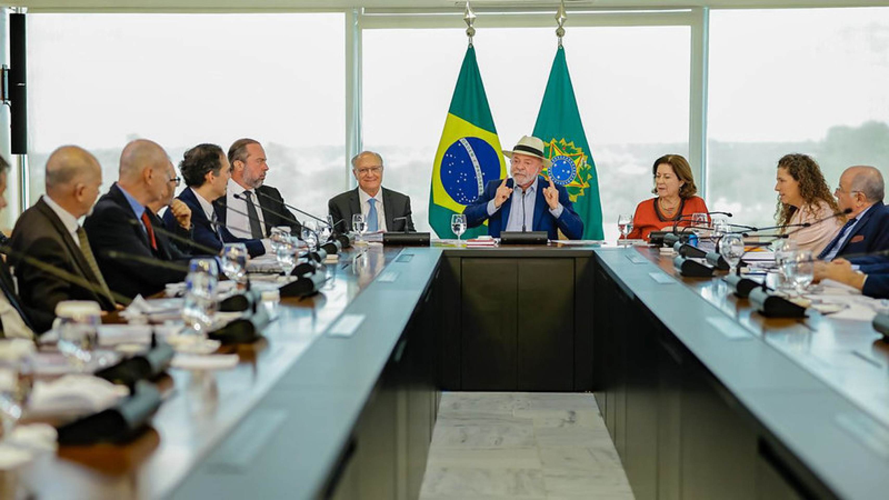 Planalto acende alerta para movimentações dos EUA antes da eleição