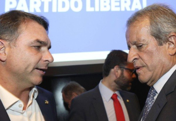 'Essa perseguição precisa parar', disse Flávio Bolsonaro em postagem nas redes sociais -  (crédito: Beto Barata/PL)