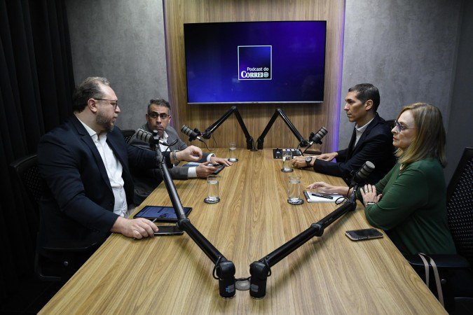 Pablo Rolim e Márcio Guerra defenderam que é preciso aumentar a produtividade antes de mexer na carga horária - (crédito: Marcelo Ferreira/CB/D.A Press) Pablo Rolim e Márcio Guerra defenderam que é preciso aumentar a produtividade antes de mexer na carga horária - (crédito: Marcelo Ferreira/CB/D.A Press)