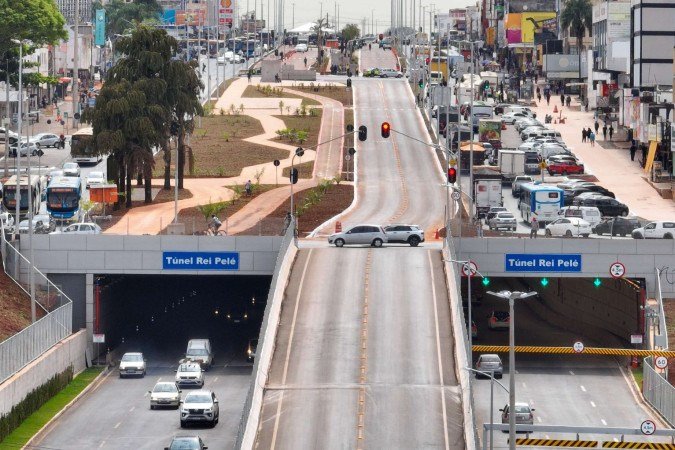 Durante a simulação, vias auxiliares estarão disponíveis para a circulação de veículos, sob orientação dos agentes de trânsito e recursos de sinalização
- (crédito: Anderson Parreira/Agência Brasília) Durante a simulação, vias auxiliares estarão disponíveis para a circulação de veículos, sob orientação dos agentes de trânsito e recursos de sinalização
- (crédito: Anderson Parreira/Agência Brasília)