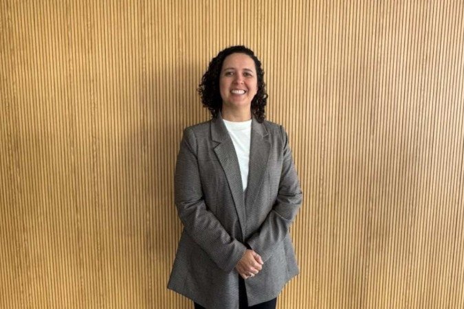 Patrícia Lima aponta que as redes sociais permanecem como um dos principais canais de comunicação política, mas cada plataforma cumpre uma função distinta