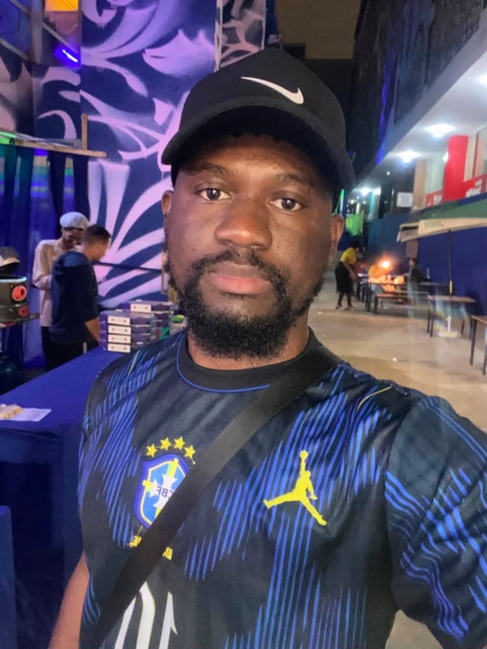 Swata Mabanza se despediu da Copa do Mundo duas vezes: uma na elimina&ccedil;&atilde;o da Rep&uacute;blica Democr&aacute;tica do Congo e outra na elimina&ccedil;&atilde;o precoce do Brasil 