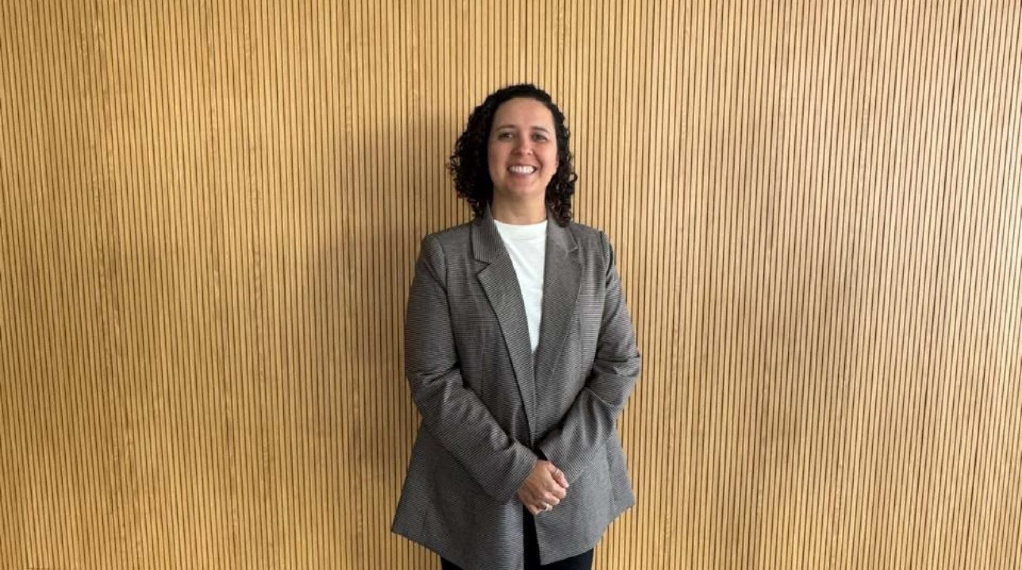 Patr&iacute;cia Lima aponta que as redes sociais permanecem como um dos principais canais de comunica&ccedil;&atilde;o pol&iacute;tica, mas cada plataforma cumpre uma fun&ccedil;&atilde;o distinta