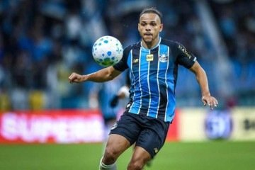 Atacante dinamarquês Martin Braithwaite não enfrentará o Cruzeiro no amistoso deste domingo (12) - (crédito: Foto: Lucas Uebel / Grêmio FBPA) Atacante dinamarquês Martin Braithwaite não enfrentará o Cruzeiro no amistoso deste domingo (12) - (crédito: Foto: Lucas Uebel / Grêmio FBPA)