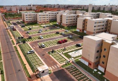 Empreendimentos como este conjunto habitacional no DF ilustram as moradias dispon&iacute;veis pelos programas governamentai -  (crédito: Arquivo/Ag&ecirc;ncia Bras&iacute;lia)