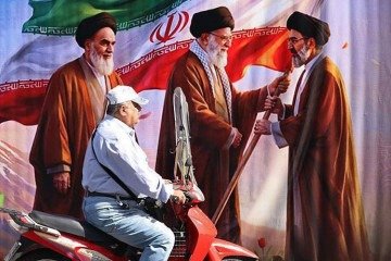 Ali Khamenei foi enterrado após diversas cerimônias fúnebres que duraram uma semana -  (crédito: NurPhoto via Getty Images)