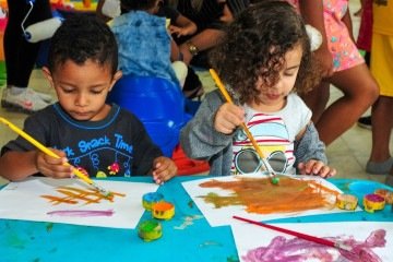 O benefício Cartão Creche garante o acesso de crianças a atividades como esta em creches particulares - (crédito: Divulgação) O benefício Cartão Creche garante o acesso de crianças a atividades como esta em creches particulares - (crédito: Divulgação)
