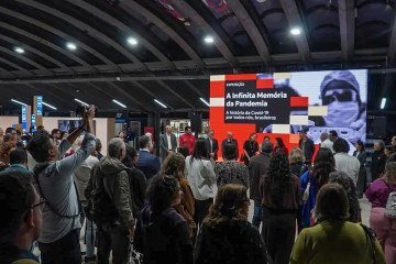 P&uacute;blico prestigia a abertura da exposi&ccedil;&atilde;o itinerante A Infinita Mem&oacute;ria da Pandemia no Centro Cultural S&atilde;o Paulo -  (crédito: CCSPOFICIAL/Instagram)