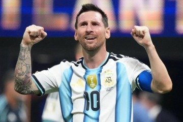 'É impossível marcar Messi', diz Micah Richards, comentarista da BBC. 'Ele se infiltra em espaços minúsculos onde realmente não deveria estar.' - (crédito: Getty Images) 'É impossível marcar Messi', diz Micah Richards, comentarista da BBC. 'Ele se infiltra em espaços minúsculos onde realmente não deveria estar.' - (crédito: Getty Images)