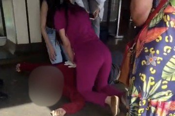 Parentes afirmam que homem chegou com fortes dores e dificuldade para respirar - (crédito: Reprodução: brasiliaironica) Parentes afirmam que homem chegou com fortes dores e dificuldade para respirar - (crédito: Reprodução: brasiliaironica)