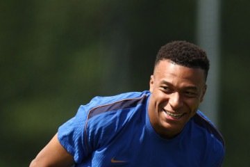 Kylian Mbappé troca Nike pela marca suíça On. - (crédito: AFP) Kylian Mbappé troca Nike pela marca suíça On. - (crédito: AFP)