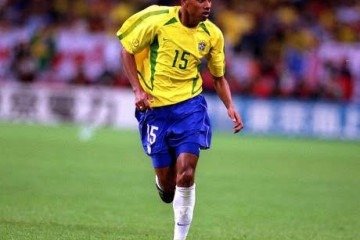 Campeão mundial em 2002, Kleberson jogou no Athletico e deu assistência para Ronaldo na final contra a Alemanha. Também jogou por Flamengo e Manchester United - (crédito: Reprodução/Redes sociais) Campeão mundial em 2002, Kleberson jogou no Athletico e deu assistência para Ronaldo na final contra a Alemanha. Também jogou por Flamengo e Manchester United - (crédito: Reprodução/Redes sociais)