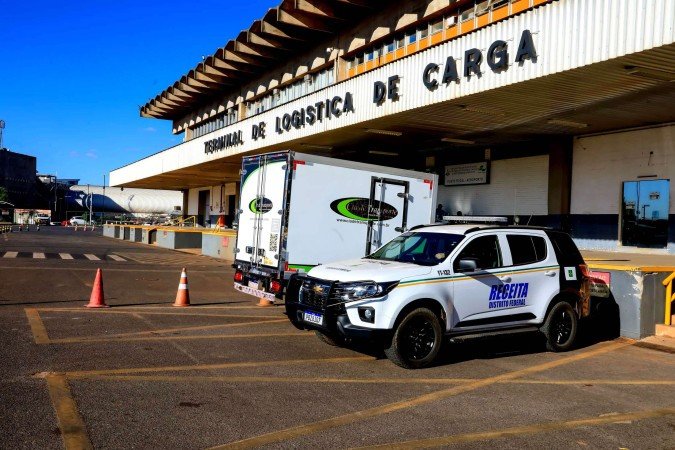 No aeroporto, itens importados são alvo dos fiscais - (crédito: Receita/DF) No aeroporto, itens importados são alvo dos fiscais - (crédito: Receita/DF)