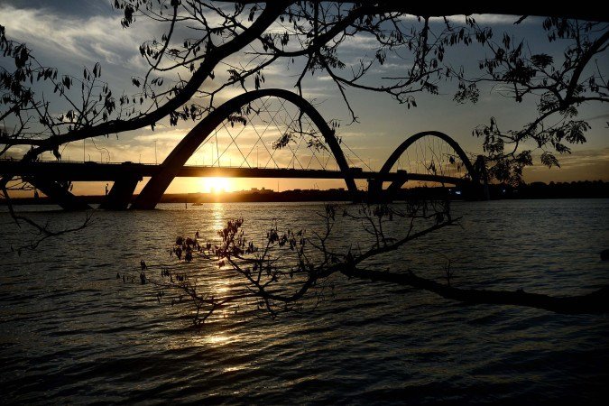 Pôr do sol no Lago Paranoá - (crédito: Minervino Júnior/CB/D.A.Press) Pôr do sol no Lago Paranoá - (crédito: Minervino Júnior/CB/D.A.Press)