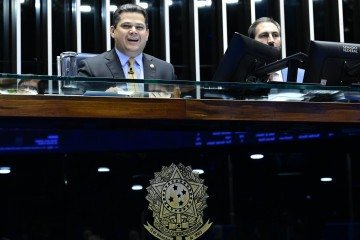 A PEC irá agora para promulgação por Alcolumbre, que está com relações estremecidas com o Planalto - (crédito: Waldemir Barreto/Agência Senado) A PEC irá agora para promulgação por Alcolumbre, que está com relações estremecidas com o Planalto - (crédito: Waldemir Barreto/Agência Senado)