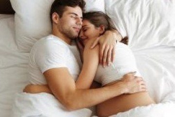 Abraços e carinho após o sexo são vistos como fundamentais para fortalecer a conexão em um relacionamento, revela pesquisa - (crédito: Divulgação) Abraços e carinho após o sexo são vistos como fundamentais para fortalecer a conexão em um relacionamento, revela pesquisa - (crédito: Divulgação)