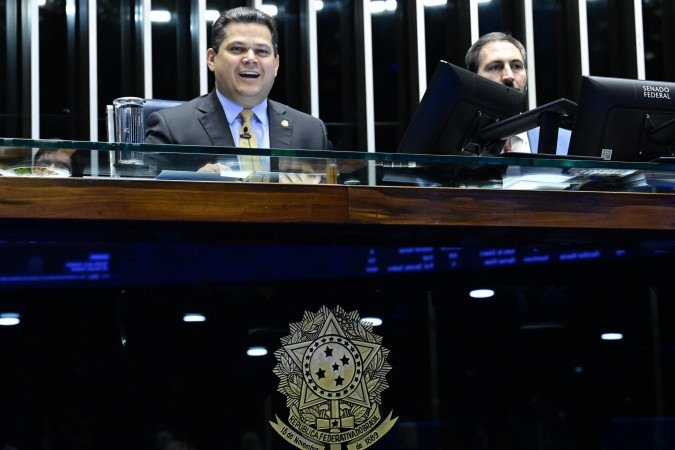 A PEC irá agora para promulgação por Alcolumbre, que está com relações estremecidas com o Planalto - (crédito: Waldemir Barreto/Agência Senado) A PEC irá agora para promulgação por Alcolumbre, que está com relações estremecidas com o Planalto - (crédito: Waldemir Barreto/Agência Senado)