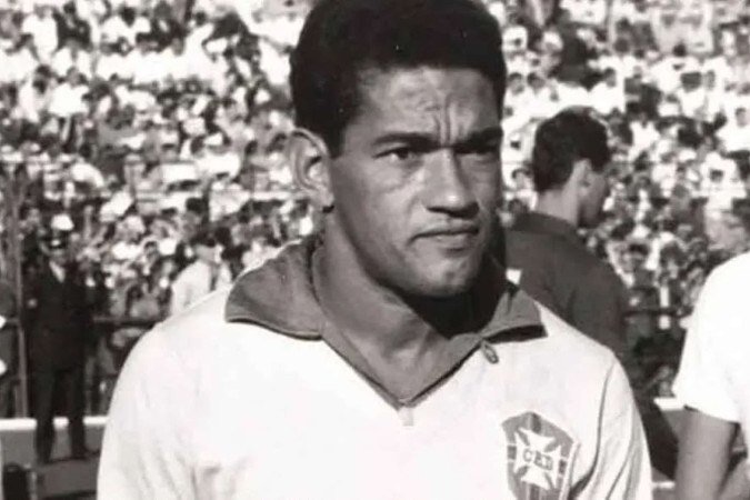 New York Times publica obituário de Garrincha 43 anos depois da morte do craque
