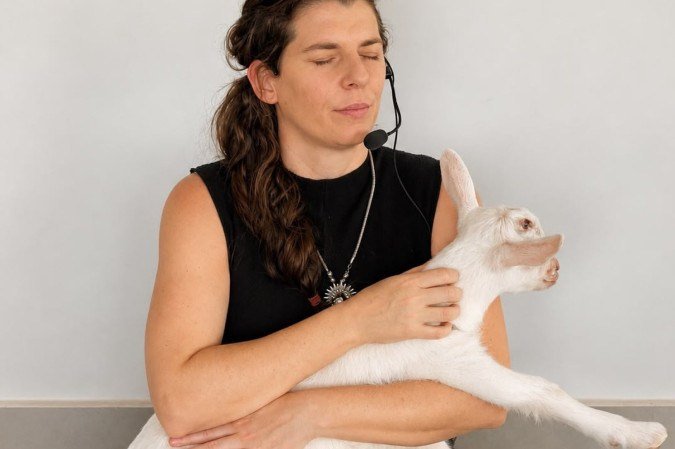 Andrea organiza o projeto para unir yoga e os animais - (crédito: Milena dos Santos) Andrea organiza o projeto para unir yoga e os animais - (crédito: Milena dos Santos)