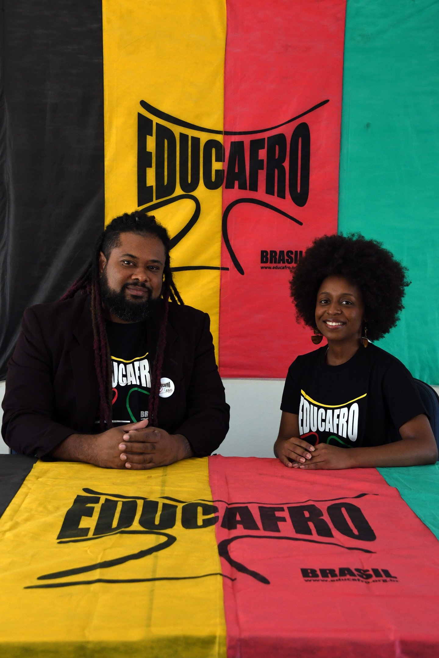  15/07/2026 Cr&eacute;dito: Marcelo Ferreira/CB/D.A Press. Brasil. Bras&iacute;lia - DF -  Educafro, organiza&ccedil;&atilde;o dedicda a promover a inclus&atilde;o da popula&ccedil;&atilde;o negra de baixa renda no ensino superior. Daniel Souza (coordenador do Educafro de Bras&iacute;lia) com Sara Vargas (esdutande beneficiada pelo projeto)